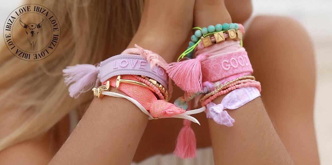 Love Ibiza armbandjes banner